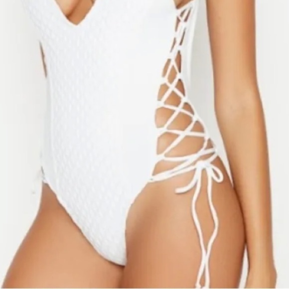 RIS-K Women's White Net-Overlay Lace-Up Sides Expedition One Piece Swimsuit - Picture 7 of 16